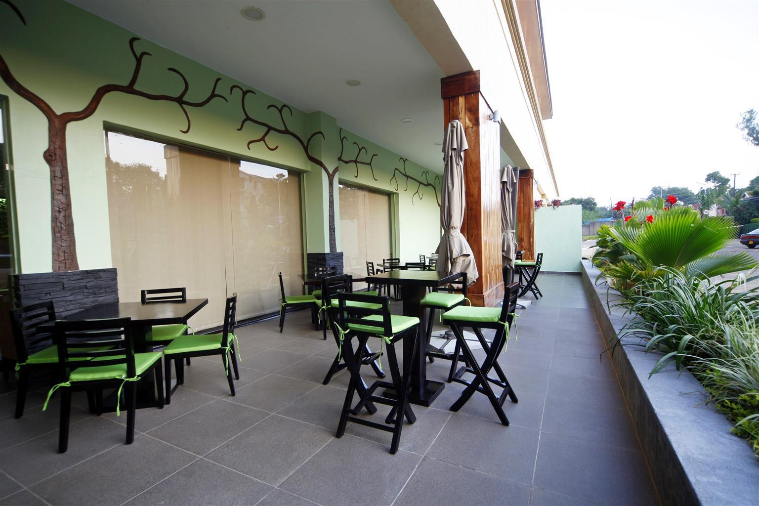 Best Western Premier Garden Hotel Entebbe Ngoại thất bức ảnh