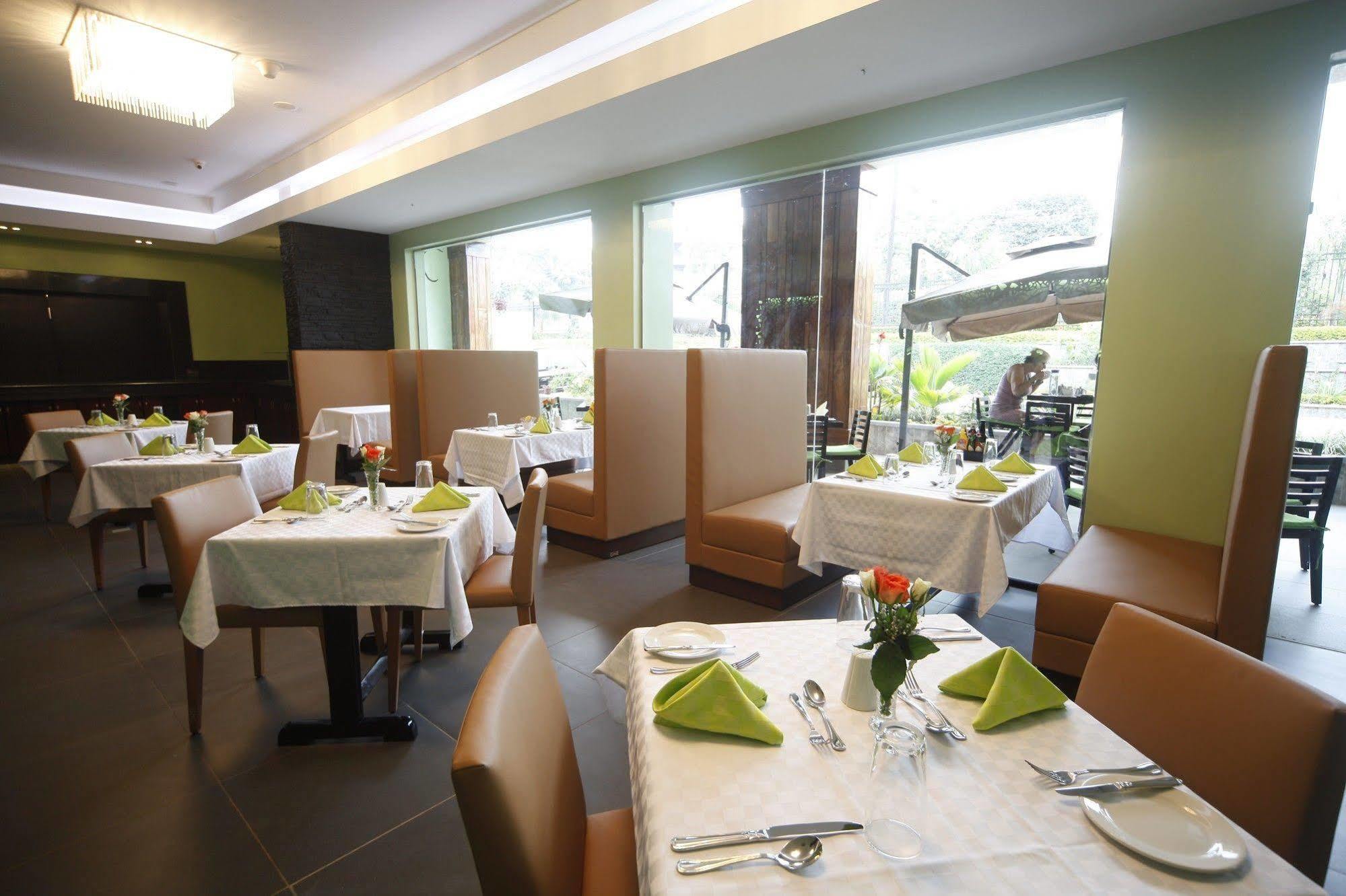 Best Western Premier Garden Hotel Entebbe Ngoại thất bức ảnh