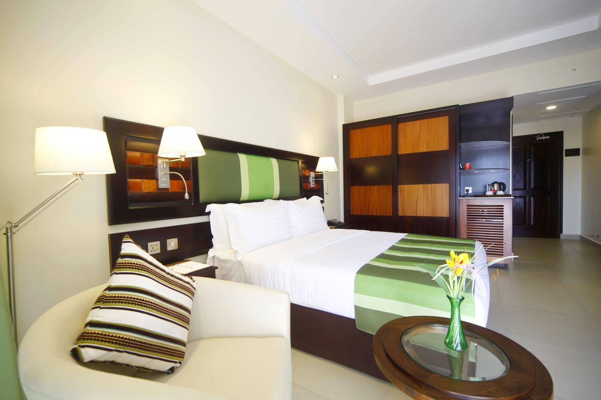 Best Western Premier Garden Hotel Entebbe Ngoại thất bức ảnh